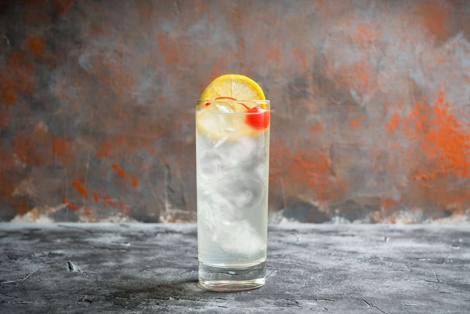 Tom collins cocktail